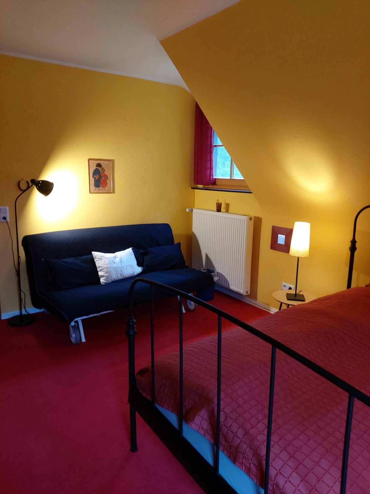 Kemenate Zimmer Gechaichnishof 7Born Maring-Noviand Exterior photo